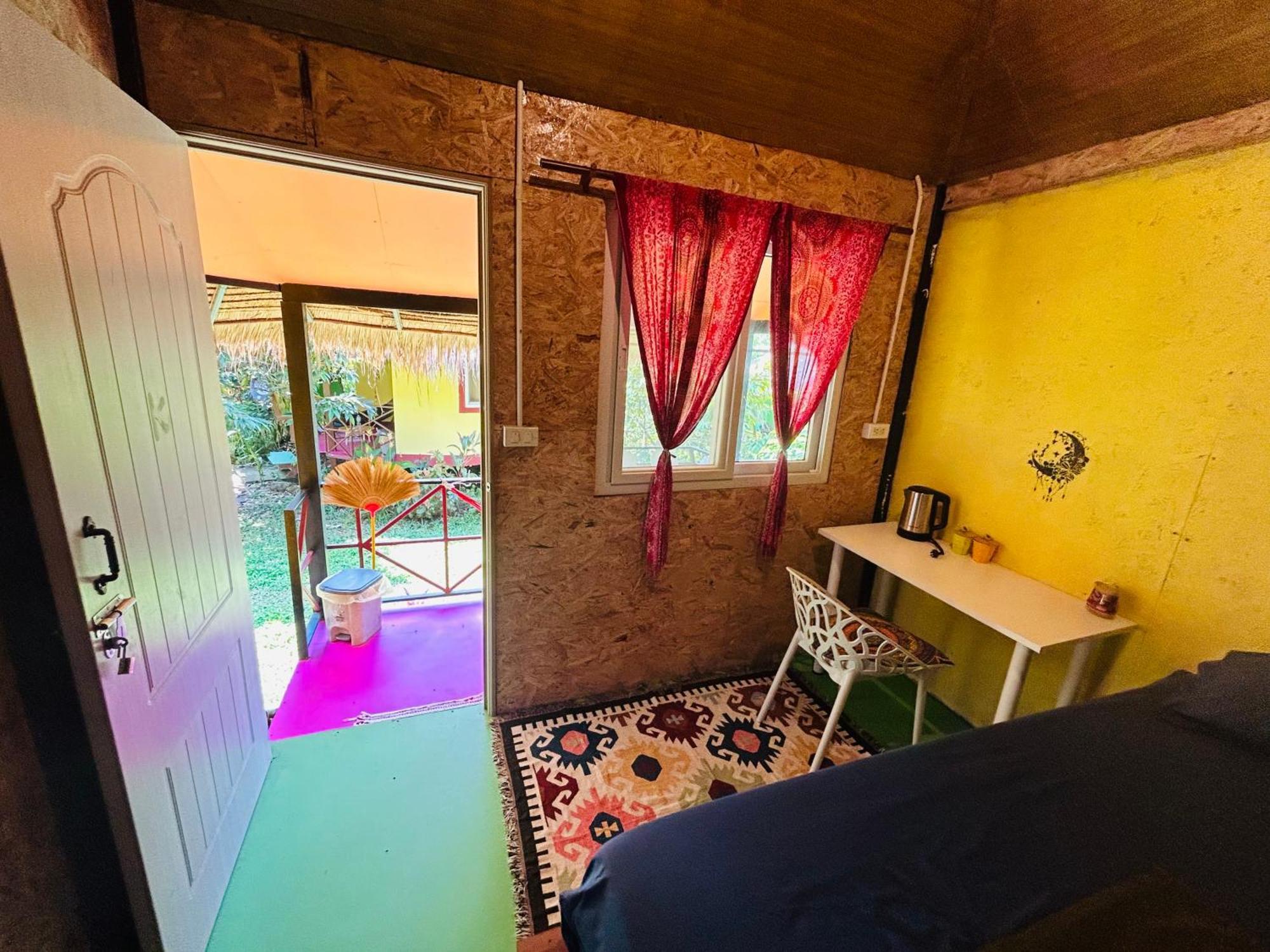 Hippy Hut Ко Чанг Экстерьер фото